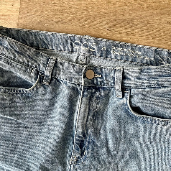 COS Straight-Leg Non-Stretch Jeans in light blue - Picture 4 of 5